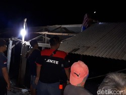 Warung-warung di Pantai Bantul Rusak Diterjang Gelombang Tinggi