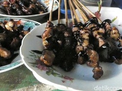 Empuk Gurih Sate Dombat, Penghangat Badan di Dataran Tinggi Dieng