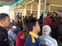 Ada Perekaman e-KTP, Ratusan Warga Antre di Kantor Gubernur DIY