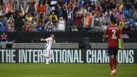 Andrea Favili tampil sebagai pembeda. Striker berusia 21 tahun itu menentukan kemenangan Juventus usai mencetak dua gol ke gawang Die Roten. (Foto: James Lang-USA TODAY Sports)