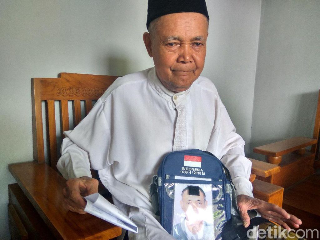 Kisah Penjual Susu Segar di Sidoarjo, Nabung Rp 10 Ribu/Hari Demi Haji Kisah Penjual Susu Segar di Sidoarjo, Nabung Rp 10 Ribu/Hari Demi Haji