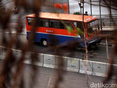 Potret Metromini di Ujung Jurang Eksistensi (1)