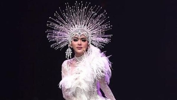Penampilan Syahrini, Jannine Weigel hingga Ersya Aurelia Pamer Kaki Jenjang
