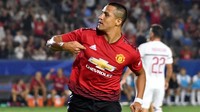 Alexis Sanchez cuma semusim merasakan dilatih Guardiola di Barcelona yakni pada 2012/2013. Dia kini menjadi skuat Manchester United yang dilatih Jose Mourinho. (REUTERS/Robert Hanashiro-USA TODAY Sports)