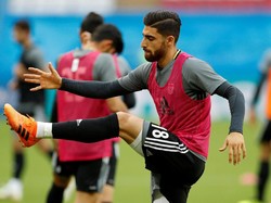 Alireza Jahanbakhsh Pemain Iran Keempat di Premier League