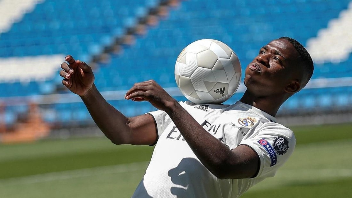 Vinicius Jr membuat gol keren di sesi latihan bersama Real Madrid (REUTERS/Susana Vera)