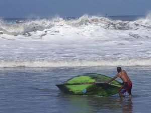 BMKG: Waspada Potensi Gelombang Sangat Tinggi di Samudra Hindia-Laut Natuna BMKG: Waspada Potensi Gelombang Sangat Tinggi di Samudra Hindia-Laut Natuna