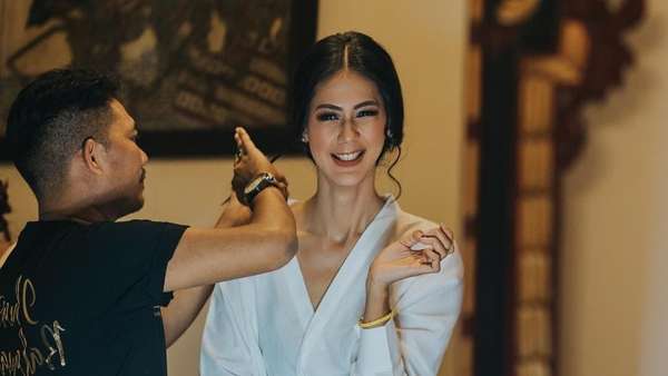 Baim Wong dan Paula Verhoeven Foto Prewedding di Bulan