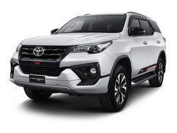 Ini Mobil dengan Eksterior Gagah yang Jadi Andalan Dion Wiyoko