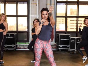 2 Pekan Pasca Overdosis, Demi Lovato Akhirnya Tinggalkan Rumah Sakit 2 Pekan Pasca Overdosis, Demi Lovato Akhirnya Tinggalkan Rumah Sakit