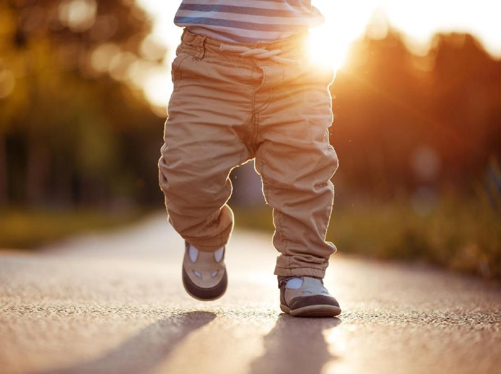 Anak Sudah Lancar Berjalan di Usia 9 Bulan, Tanda Genius? Anak Sudah Lancar Berjalan di Usia 9 Bulan, Tanda Genius?