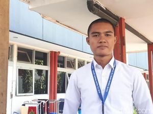 Persiapan Masuk Akpol, Ari Berlatih Renang di Sungai Persiapan Masuk Akpol, Ari Berlatih Renang di Sungai
