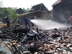 Video: Bapak dan Anak Balitanya Tewas dalam Kebakaran di Cakung