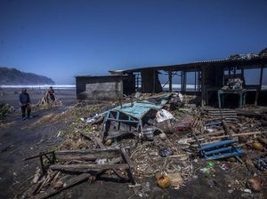 Waspada Gelombang Tinggi Hantam Pesisir Indonesia