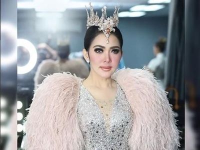 Jangan Julid, Ini 10 Gaya Termewah Syahrini yang Berulang Tahun ke-36