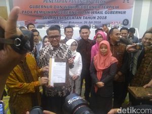 KPU Tetapkan Nurdin Abdullah Menang Pilgub Sulsel KPU Tetapkan Nurdin Abdullah Menang Pilgub Sulsel