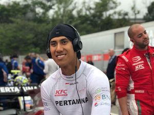 Pesan Mendalam Sean Gelael untuk Faldy Albar Pesan Mendalam Sean Gelael untuk Faldy Albar