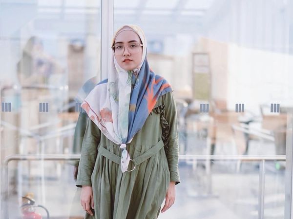 Foto: Deretan Gaya Selebgram Pakai Hijab Ikan Bawal yang Lagi Tren
