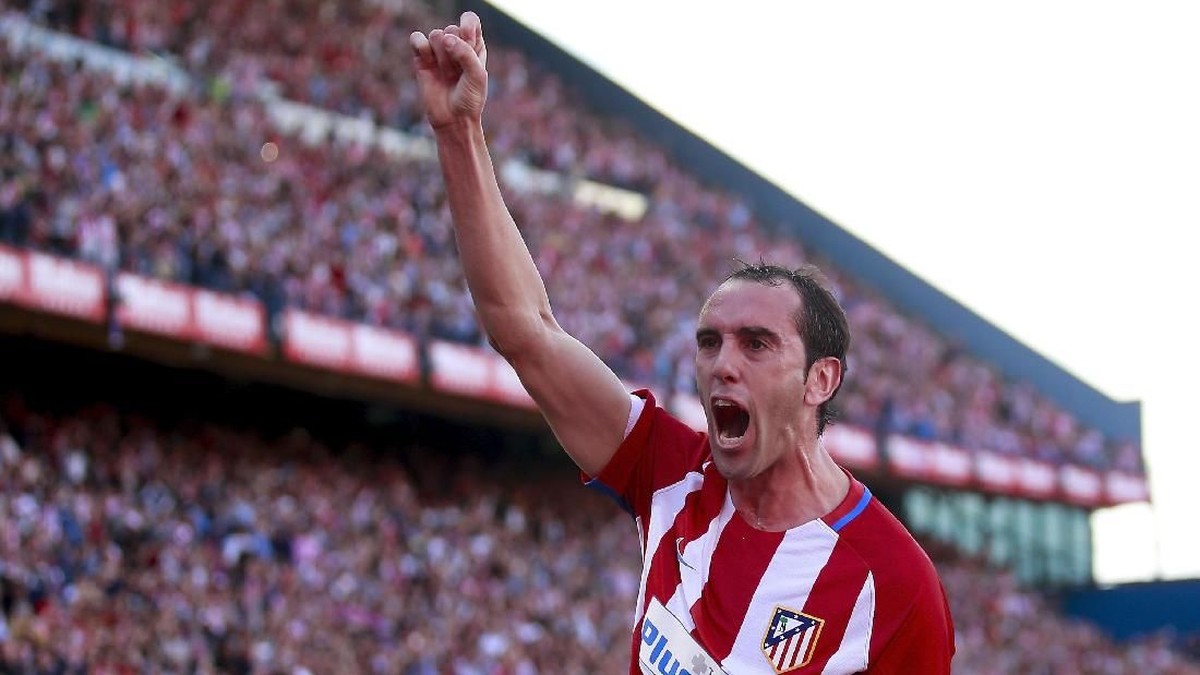 Diego Godin diincar Juventus. (Foto: Gonzalo Arroyo Moreno/Getty Images)