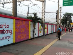Cerita Pasukan Oranye Jatinegara Bikin Mural Asian Games