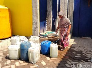 6 Bulan PDAM Mati, Warga Malang Andalkan Air dari Perusahaan Swasta 6 Bulan PDAM Mati, Warga Malang Andalkan Air dari Perusahaan Swasta