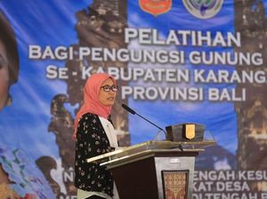 Kemendes PDTT Beri Pelatihan Ternak Sapi ke Pengungsi Gunung Agung