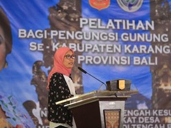 Kemendes PDTT Beri Pelatihan Ternak Sapi ke Pengungsi Gunung Agung