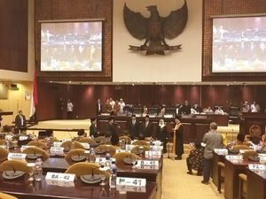 Sah! Ahmad Muqowam Resmi Jadi Wakil Ketua III DPD RI Sah! Ahmad Muqowam Resmi Jadi Wakil Ketua III DPD RI