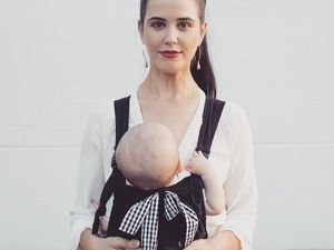 Praktis Untuk Para Ibu, Overall Ini Bisa Sekaligus Jadi Gendongan Bayi