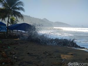 Gelombang Tinggi Hingga 6 Meter Ancam Trenggalek dan Tulungagung