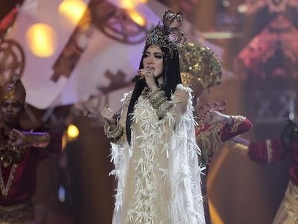 Heboh Tiket Konser Syahrini, Giring Kritik Anies Baswedan Heboh Tiket Konser Syahrini, Giring Kritik Anies Baswedan