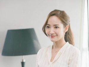 Inspirasi Baju Kerja Ala Kim Mi So di Whats Wrong with Secretary Kim?