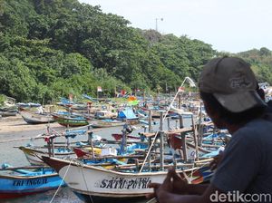 Waspada Gelombang Tinggi di Selat Sunda Hingga Laut Banda Waspada Gelombang Tinggi di Selat Sunda Hingga Laut Banda