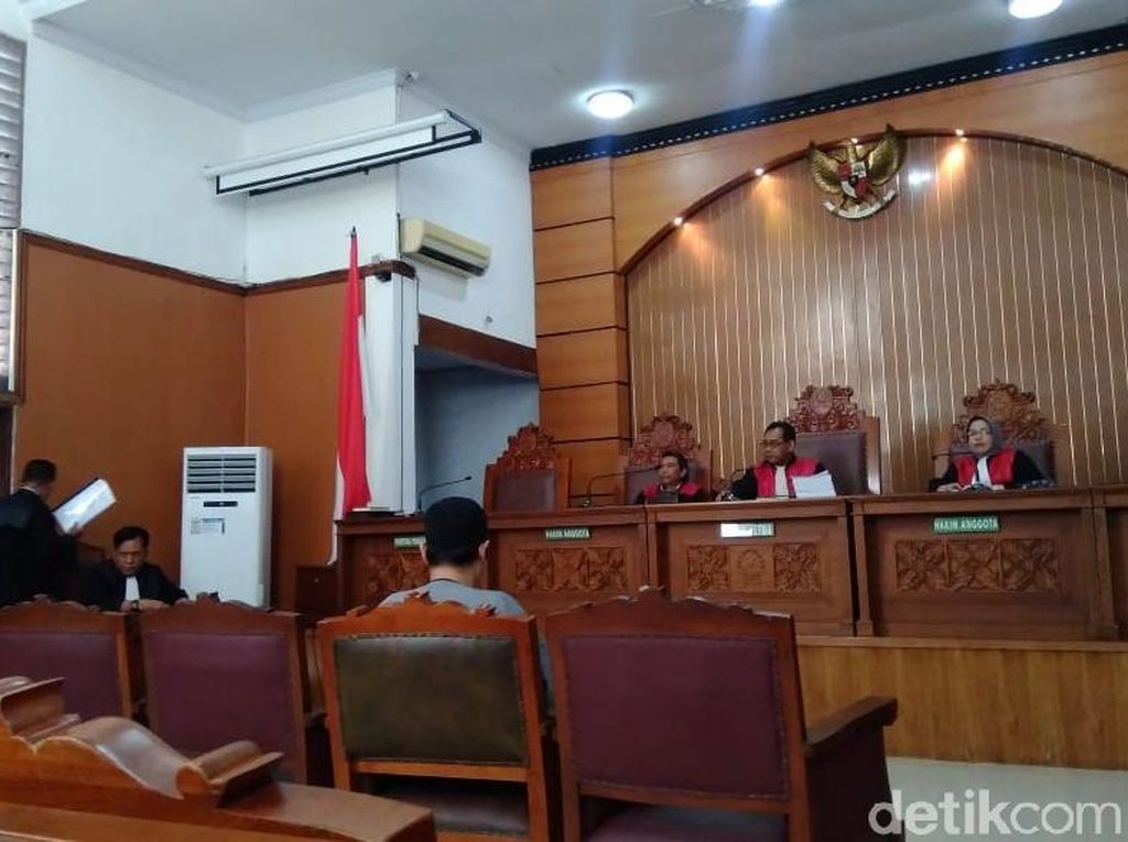 Jaksa Tuntut JAD Dibekukan dan Didenda Rp 5 Juta