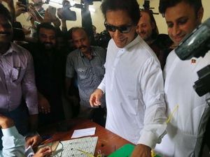 Imran Khan Diperkirakan Akan Menjadi PM Pakistan yang Baru