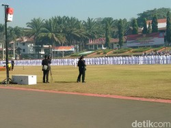 Jokowi Lantik 1.456 Pamong Praja Muda IPDN