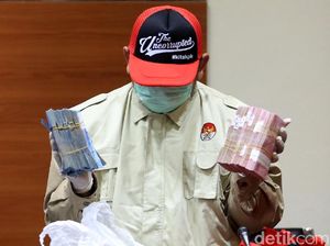 KPK Tunjukkan Uang Suap Bupati Lampung Selatan KPK Tunjukkan Uang Suap Bupati Lampung Selatan