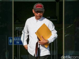 Bupati Temanggung Suami Eni Saragih Dipanggil KPK Terkait Kasus Suap Bupati Temanggung Suami Eni Saragih Dipanggil KPK Terkait Kasus Suap