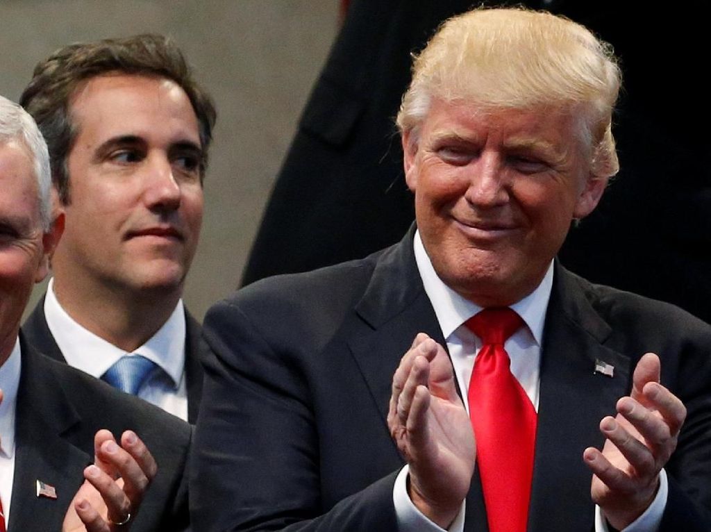 Terungkap, Donald Trump Jaga Penampilan Pakai Tempat Tidur Tanning Terungkap, Donald Trump Jaga Penampilan Pakai Tempat Tidur Tanning