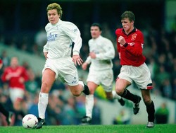 Tomas Brolin dikenal sebagai salah satu pemain paling berbakat dari awal hingga pertengahan 1990-an. Moncer bersama Parma, Brolin meredup setelah pindah ke Leeds United, salah satunya karena persoalan berat badan. Foto: Clive Brunskill/Allsport/Getty Images