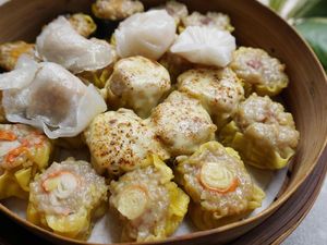 Nikmatnya Dim Sum Benhil Topping Mozzarella Nikmatnya Dim Sum Benhil Topping Mozzarella