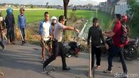 Polisi Redam Bentrok Ojol vs Opang di Bandung