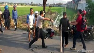 Polisi Redam Bentrok Ojol vs Opang di Bandung