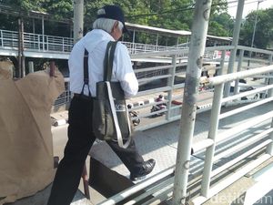 Video: Dear Pemprov DKI, Kapan JPO Daan Mogot Diperbaiki?