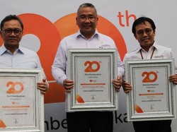 Mendes Terima Penghargaan Tokoh Pemberdayaan Rumah Zakat