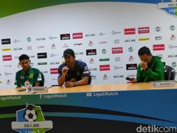 Dikalahkan Persib, Pelatih Persebaya Akui Timnya Main Buruk