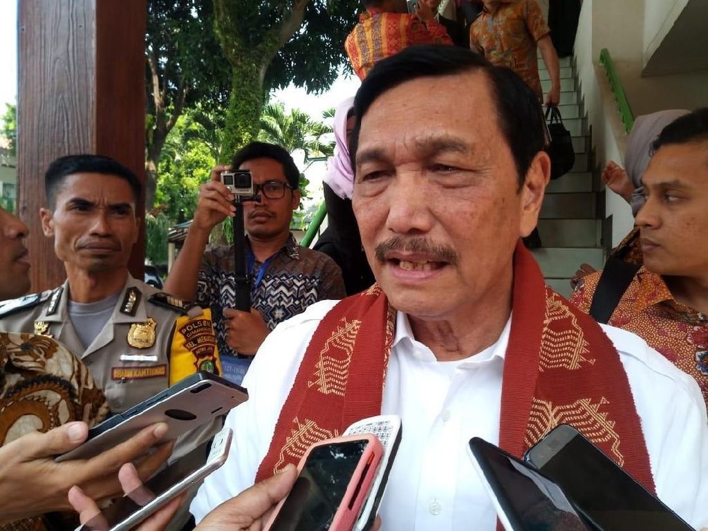Luhut Sebut Jim Yong Kim Lirik Investasi di Indonesia Luhut Sebut Jim Yong Kim Lirik Investasi di Indonesia
