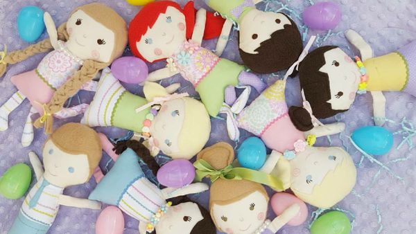 Foto: Boneka-boneka Lucu Jahitan Tangan Bocah 10 Tahun
