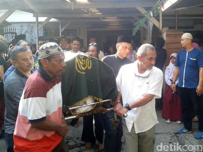 Suasana Rumah Duka Tino Saroenggallo