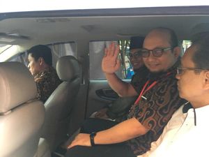 Novel Baswedan Berangkat Ngantor ke KPK